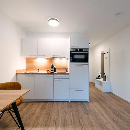 Zentrahome - Zentral Business Outlet Smarttv Balkon Apartment